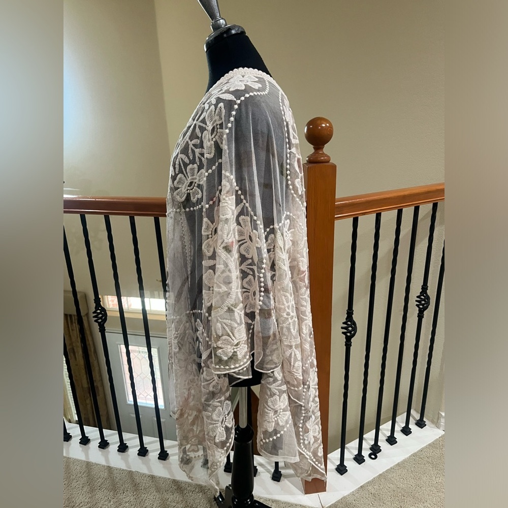 Origami FLORAL Cream Lace SHAWL CAPE, FREE SIZE, BOHO CLASSIC: - Picture 7 of 16